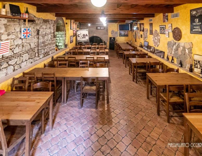 locale commerciale in affitto a Genzano di Roma