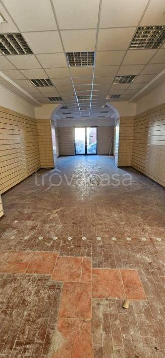 negozio in affitto a Genzano di Roma