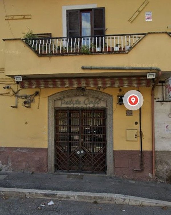 locale commerciale in affitto a Genzano di Roma