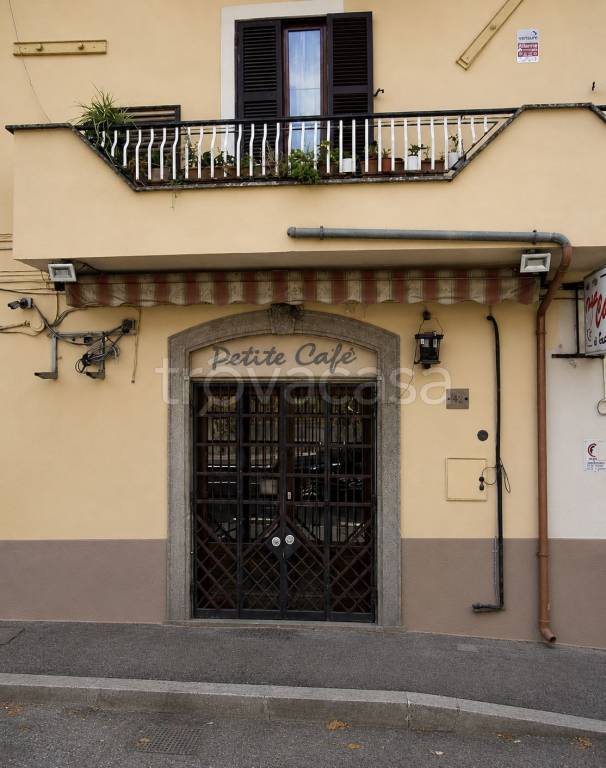 negozio in affitto a Genzano di Roma