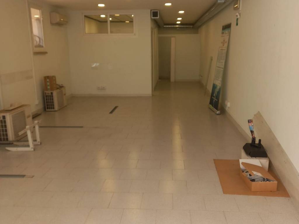 negozio in affitto a Genzano di Roma