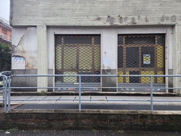 locale commerciale in affitto a Genzano di Roma