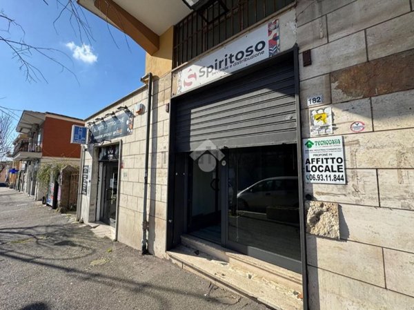 locale commerciale in affitto a Genzano di Roma