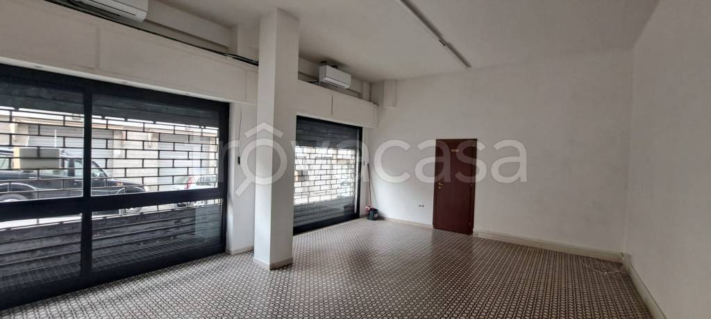 negozio in affitto a Genzano di Roma