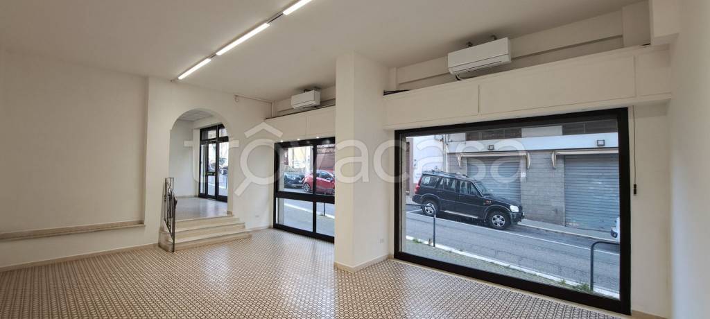 negozio in affitto a Genzano di Roma