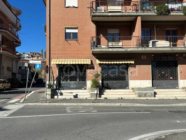 negozio in affitto a Genzano di Roma