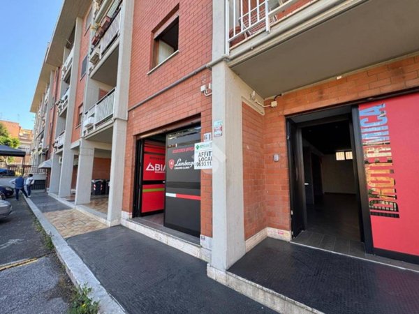 negozio in affitto a Genzano di Roma