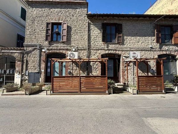 negozio in affitto a Genzano di Roma