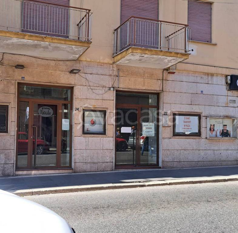 negozio in affitto a Genzano di Roma