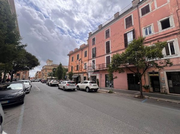 negozio in affitto a Genzano di Roma
