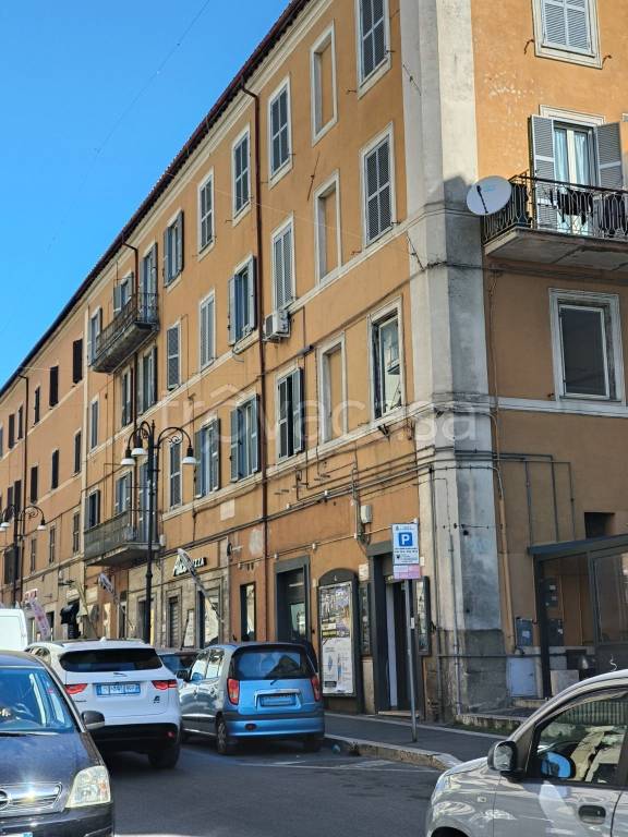 negozio in affitto a Genzano di Roma