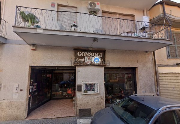 locale commerciale in affitto a Grottaferrata