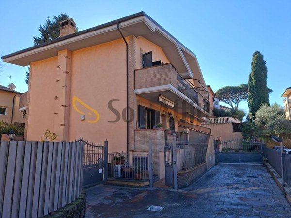 casa indipendente in affitto a Grottaferrata