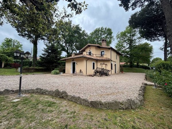 casa indipendente in affitto a Grottaferrata