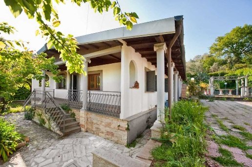 casa indipendente in affitto a Grottaferrata in zona Molara