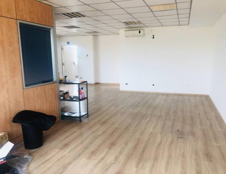ufficio in affitto a Guidonia Montecelio in zona Guidonia