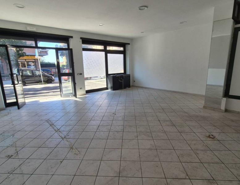 locale commerciale in affitto a Guidonia Montecelio in zona Colleverde