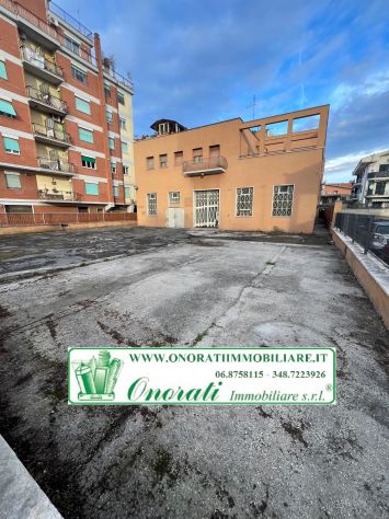 locale commerciale in affitto a Guidonia Montecelio