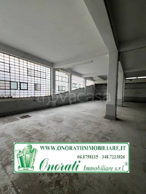 negozio in affitto a Guidonia Montecelio in zona Villalba