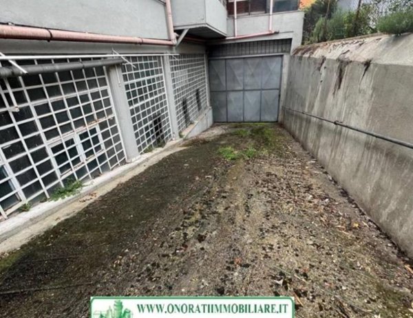 negozio in affitto a Guidonia Montecelio in zona Villalba