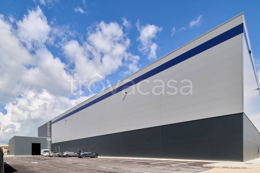 locale commerciale in affitto a Guidonia Montecelio in zona Guidonia