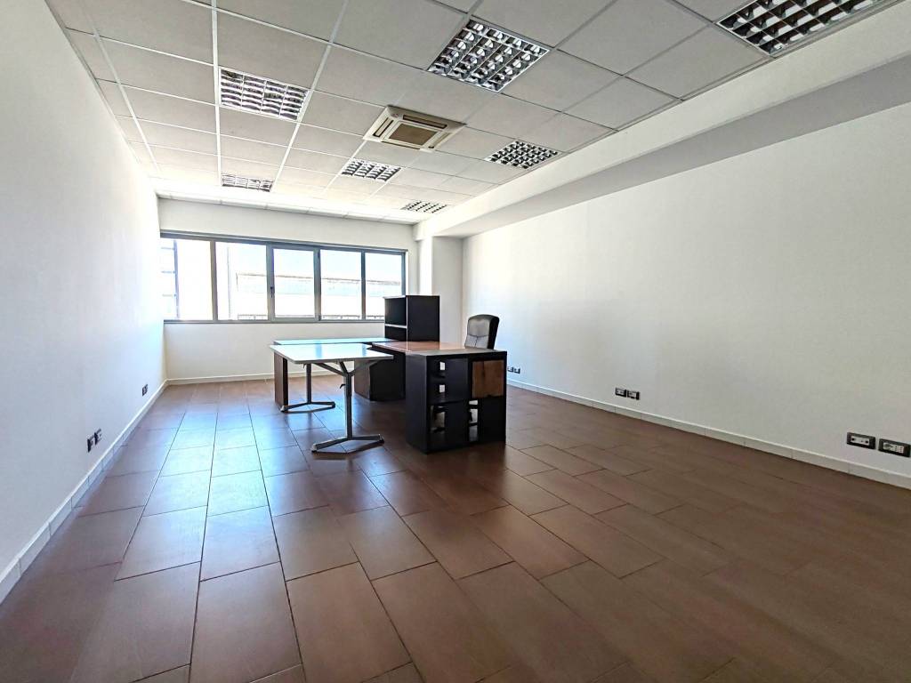 ufficio in affitto a Guidonia Montecelio