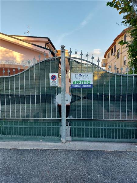 ufficio in affitto a Guidonia Montecelio in zona Colle Fiorito