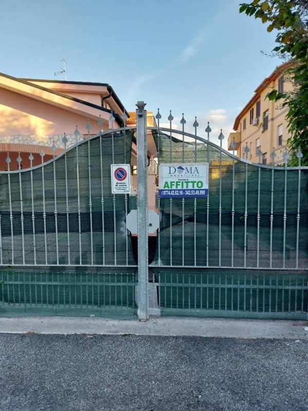 locale di sgombero in affitto a Guidonia Montecelio in zona Colle Fiorito
