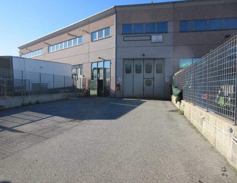 locale commerciale in affitto a Guidonia Montecelio