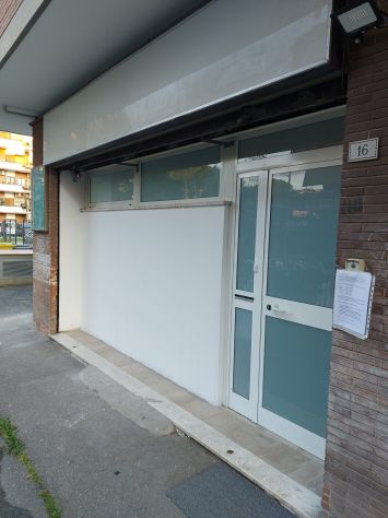 ufficio in affitto a Guidonia Montecelio in zona Colleverde