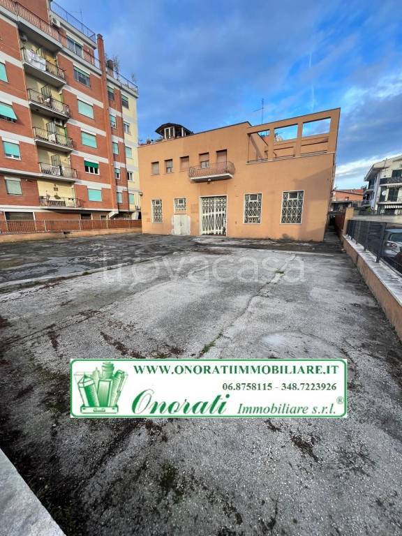 quadrivano in affitto a Guidonia Montecelio in zona Villalba