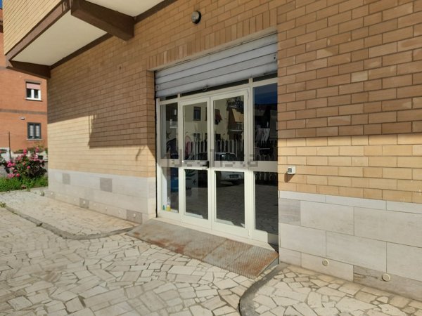 locale commerciale in affitto a Guidonia Montecelio in zona Guidonia