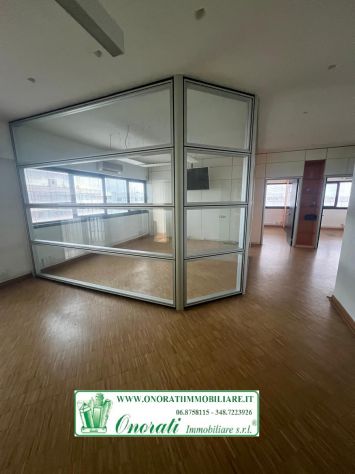 locale commerciale in affitto a Guidonia Montecelio