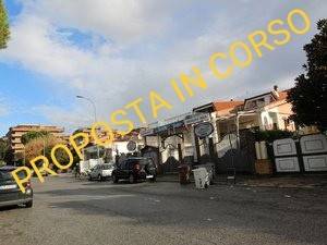 negozio in affitto a Guidonia Montecelio in zona Colleverde