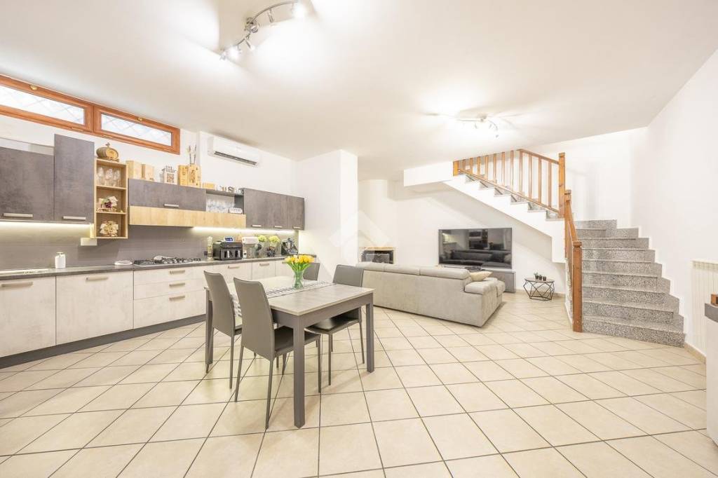 casa indipendente in affitto a Guidonia Montecelio in zona Setteville