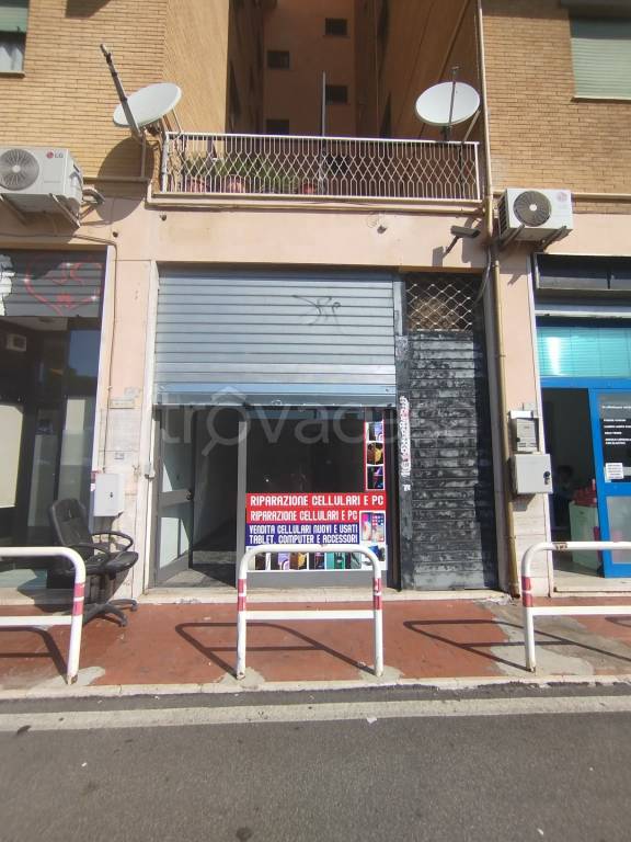 negozio in affitto a Guidonia Montecelio in zona Villanova