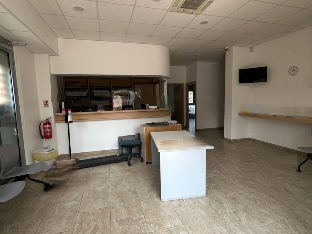 locale commerciale in affitto a Guidonia Montecelio