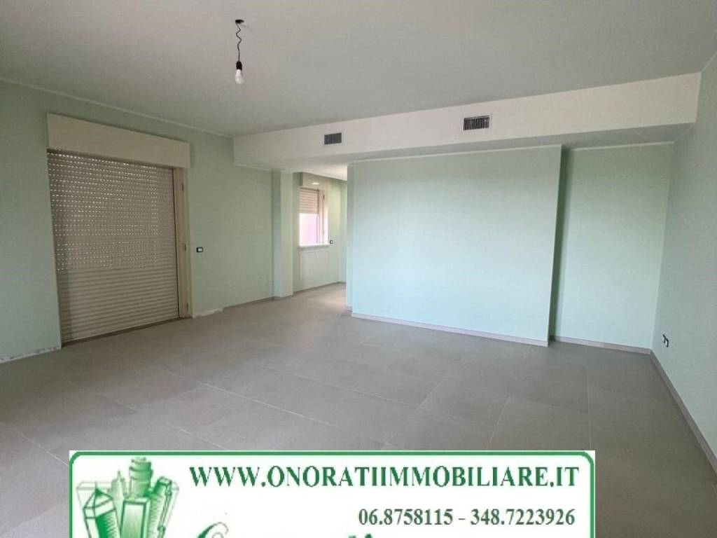 locale commerciale in affitto a Guidonia Montecelio