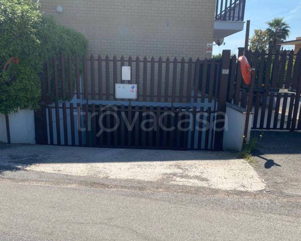 locale commerciale in affitto a Guidonia Montecelio in zona Guidonia