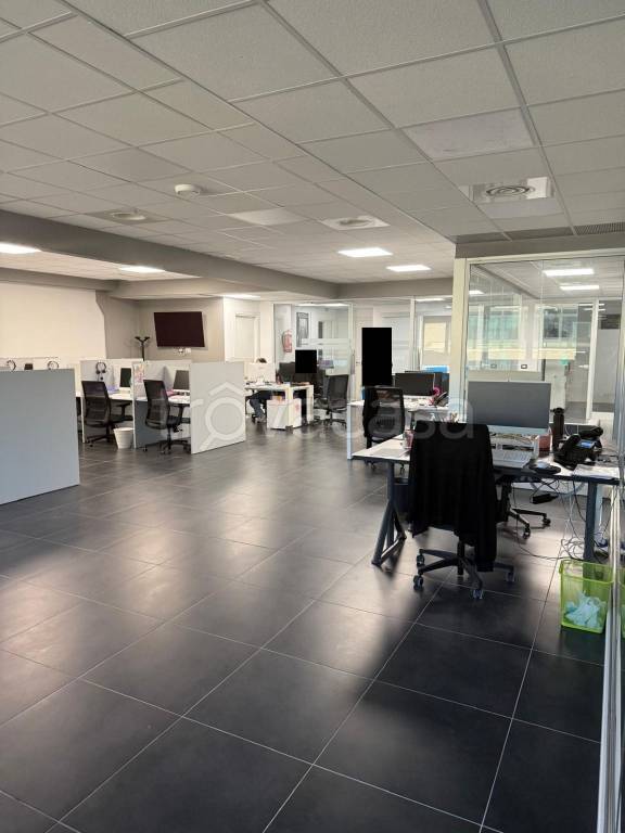 ufficio in affitto a Guidonia Montecelio in zona Guidonia