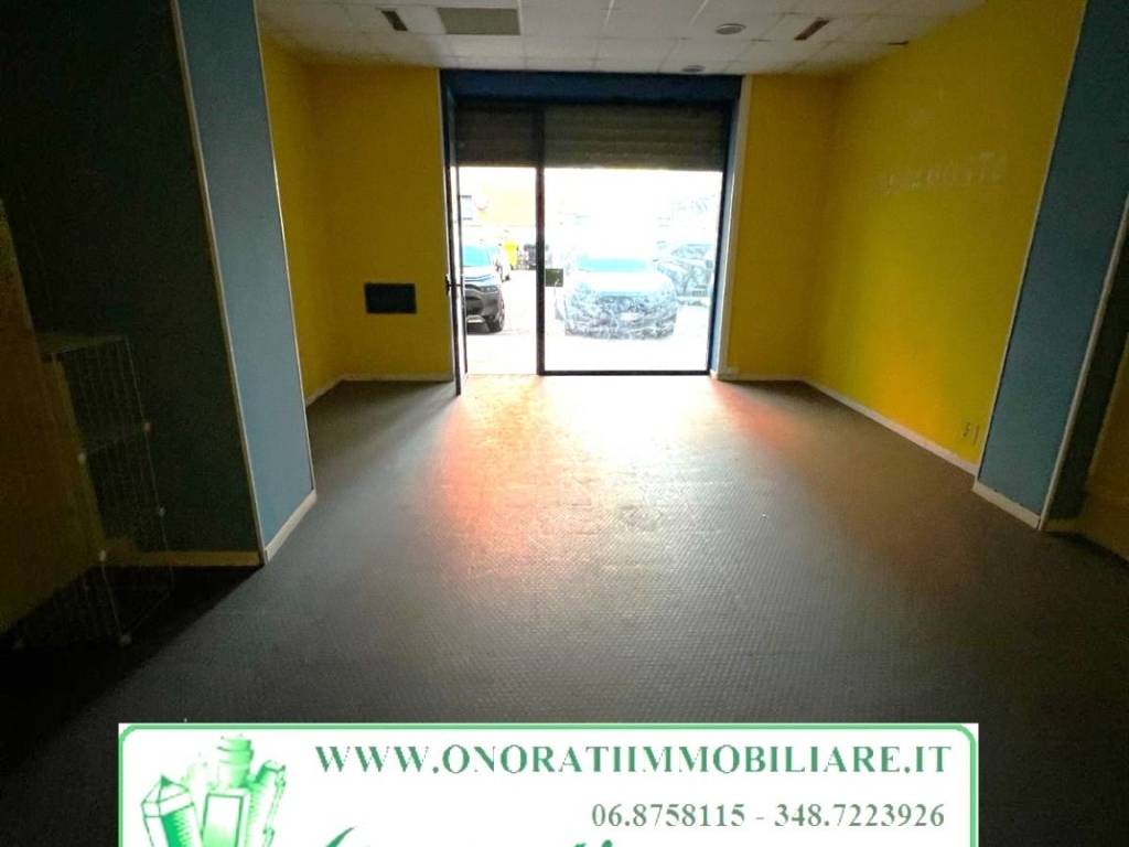 negozio in affitto a Guidonia Montecelio