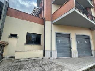 negozio in affitto a Guidonia Montecelio