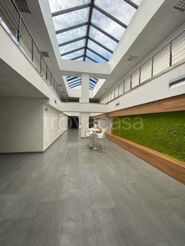 ufficio in affitto a Guidonia Montecelio in zona Guidonia