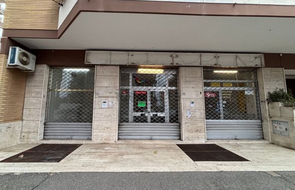 locale commerciale in affitto a Guidonia Montecelio in zona Colleverde