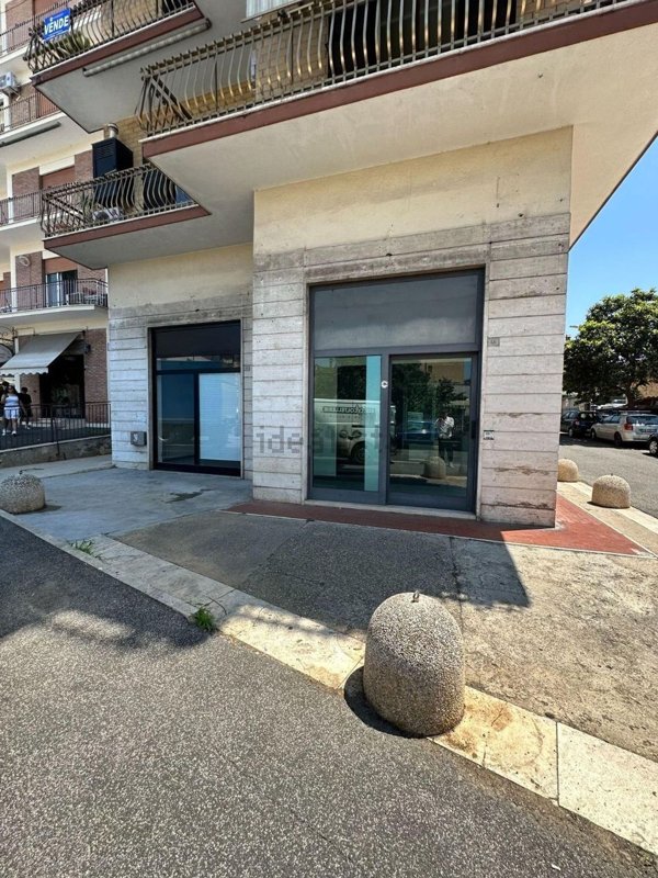 locale commerciale in affitto a Guidonia Montecelio in zona Guidonia