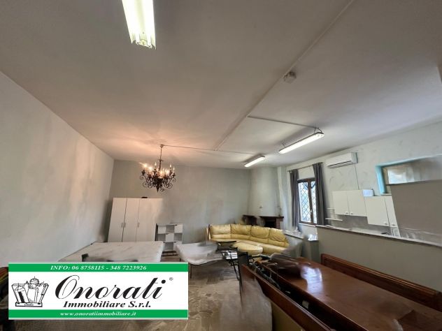 negozio in affitto a Guidonia Montecelio in zona Villanova