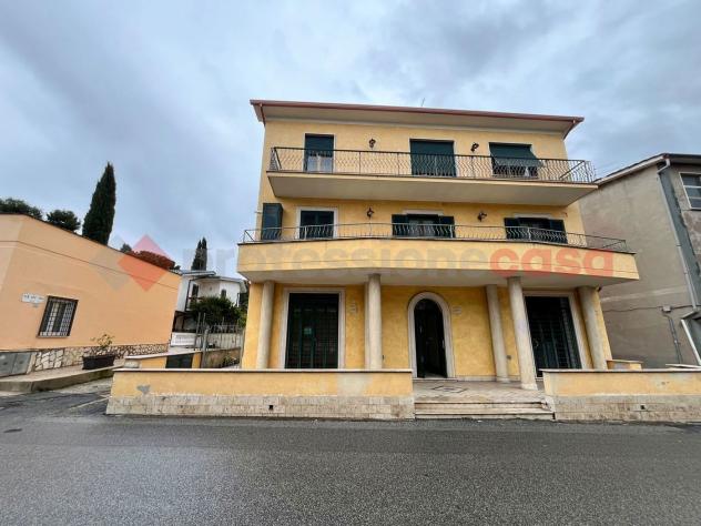 locale commerciale in affitto a Guidonia Montecelio in zona Villanova