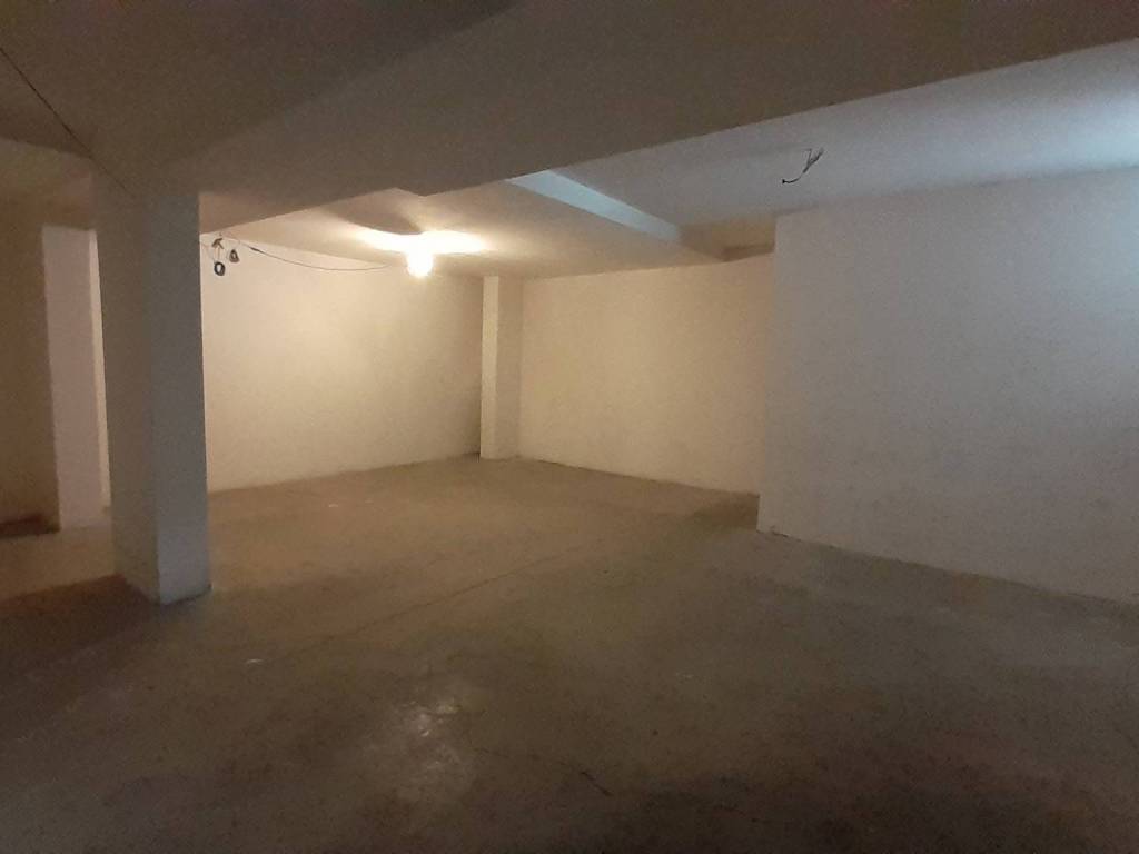 locale di sgombero in affitto a Guidonia Montecelio