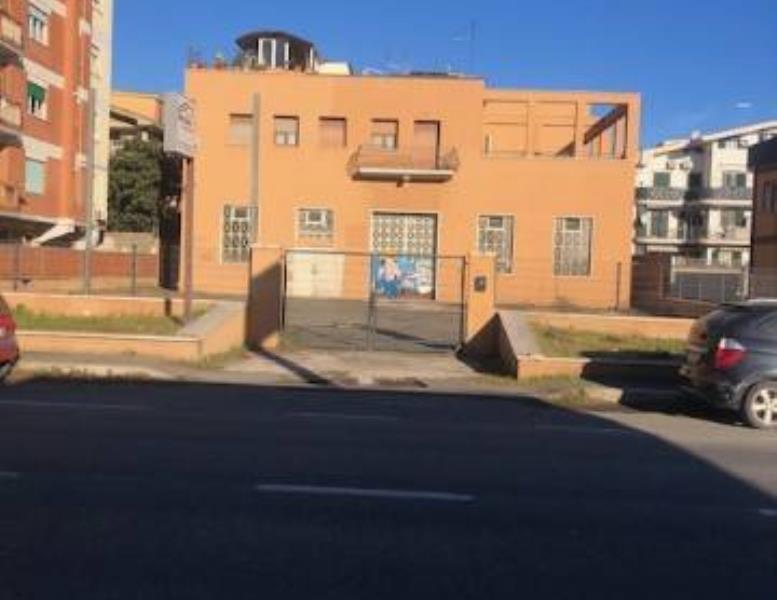 negozio in affitto a Guidonia Montecelio in zona Villalba