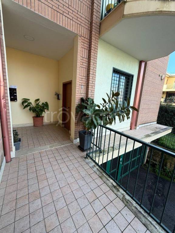 ufficio in affitto a Guidonia Montecelio in zona Montecelio